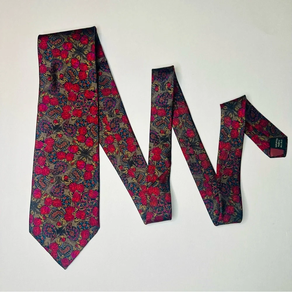 Luxury SAKS FIFTH AVENUE Exclusive Bold Red & Tan Floral All Silk Classic Tie
